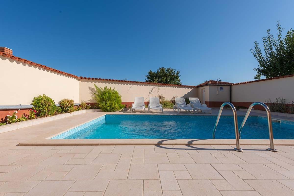 House Melly With Swimming Pool Villa Rovinjsko Selo Eksteriør billede