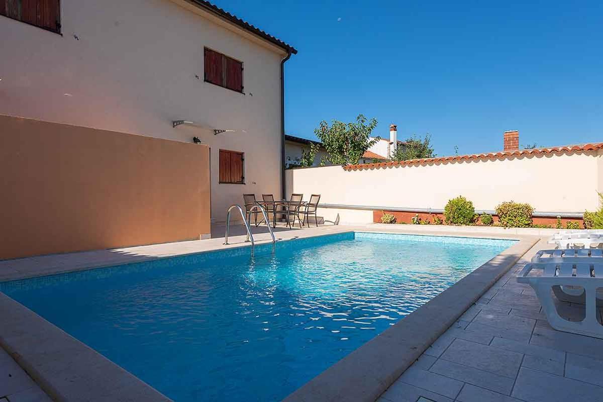 House Melly With Swimming Pool Villa Rovinjsko Selo Eksteriør billede
